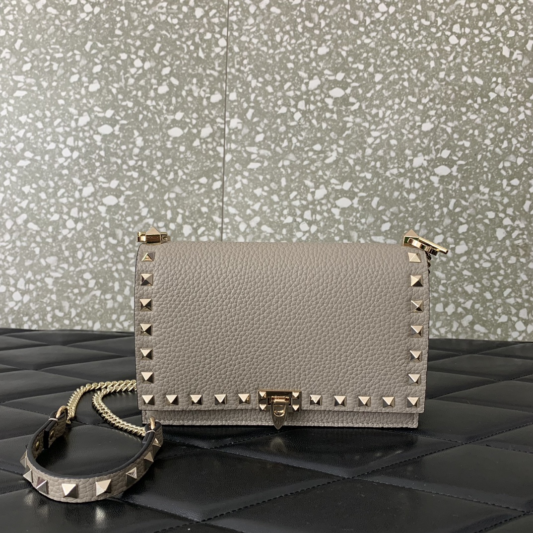 Valentino Garavani Rockstud Small Shoulder Bag in Grey Grainy Calfskin